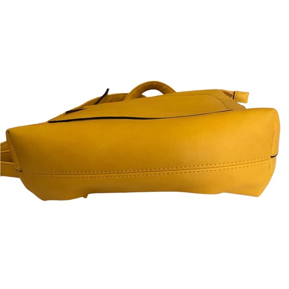 Reitman’s Yellow Backpack - Picture 3 of 5